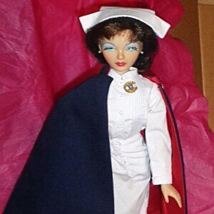 RARE ASHTON DRAKE GENE WW2 NURSE-16" FASHION VINYL FASHION DOLL-EXCELLENCE!